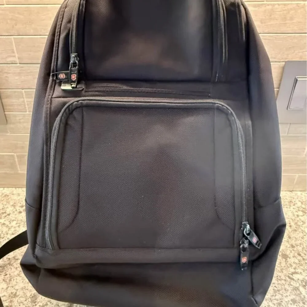 Victorinox Black‎ Laptop School Work Travel Backpack (Approx 14 x 18 x 7 inches)